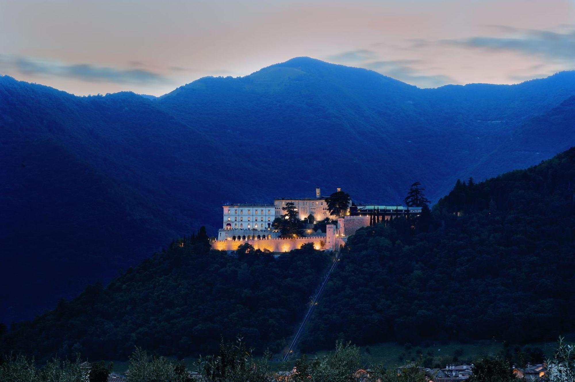 I Giardini Segreti Di Villa Marcello Marinelli Cison di Valmarino Exteriör bild