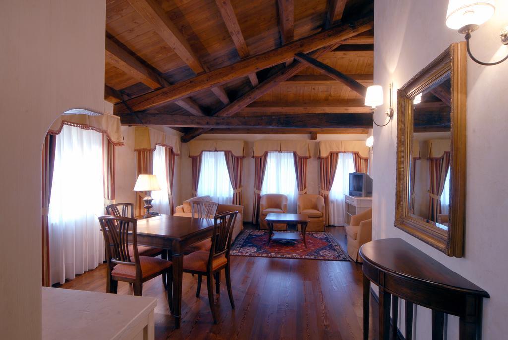I Giardini Segreti Di Villa Marcello Marinelli Cison di Valmarino Exteriör bild